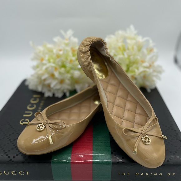 Michael Kors Flat shoes - Picture 1 of 5
